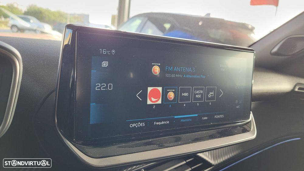 Peugeot 2008 1.2 PureTech GT - 17