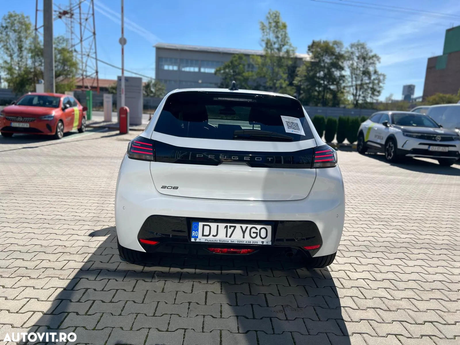 Peugeot 208 1.2 L PureTech STT EAT8 Allure - 7