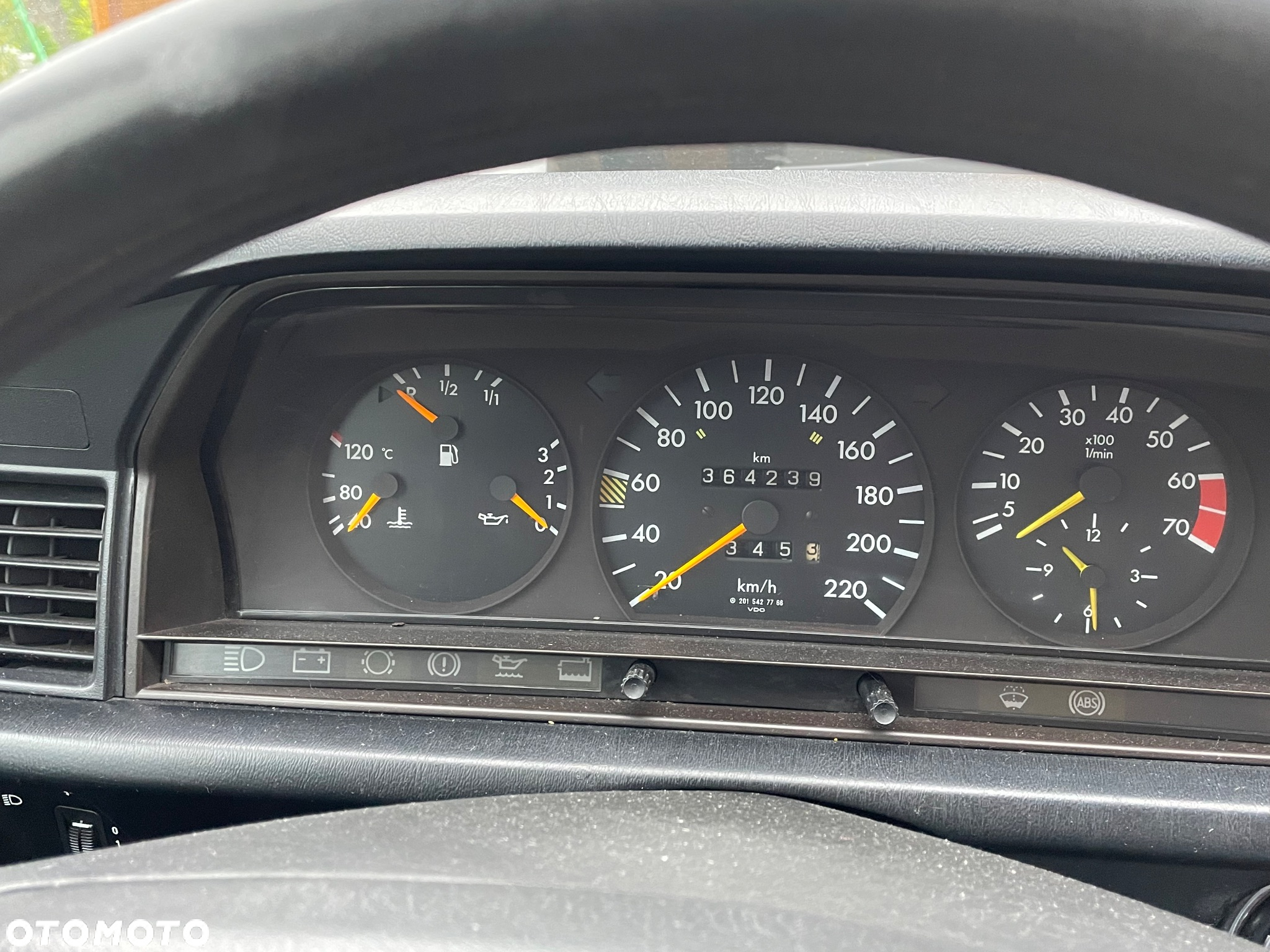Mercedes-Benz W201 (190) - 4