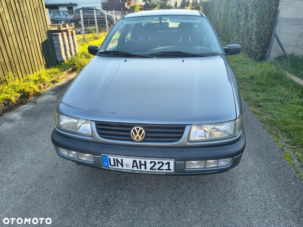 Volkswagen Passat 1.8 CL - 4