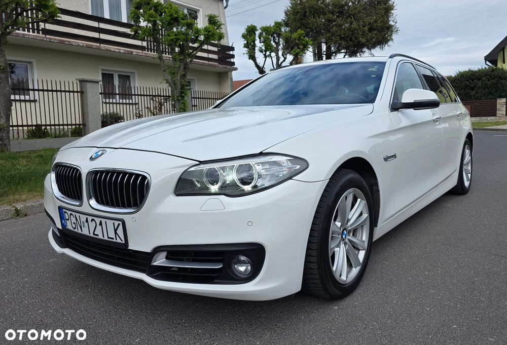 BMW Seria 5 525d xDrive Luxury Line - 1