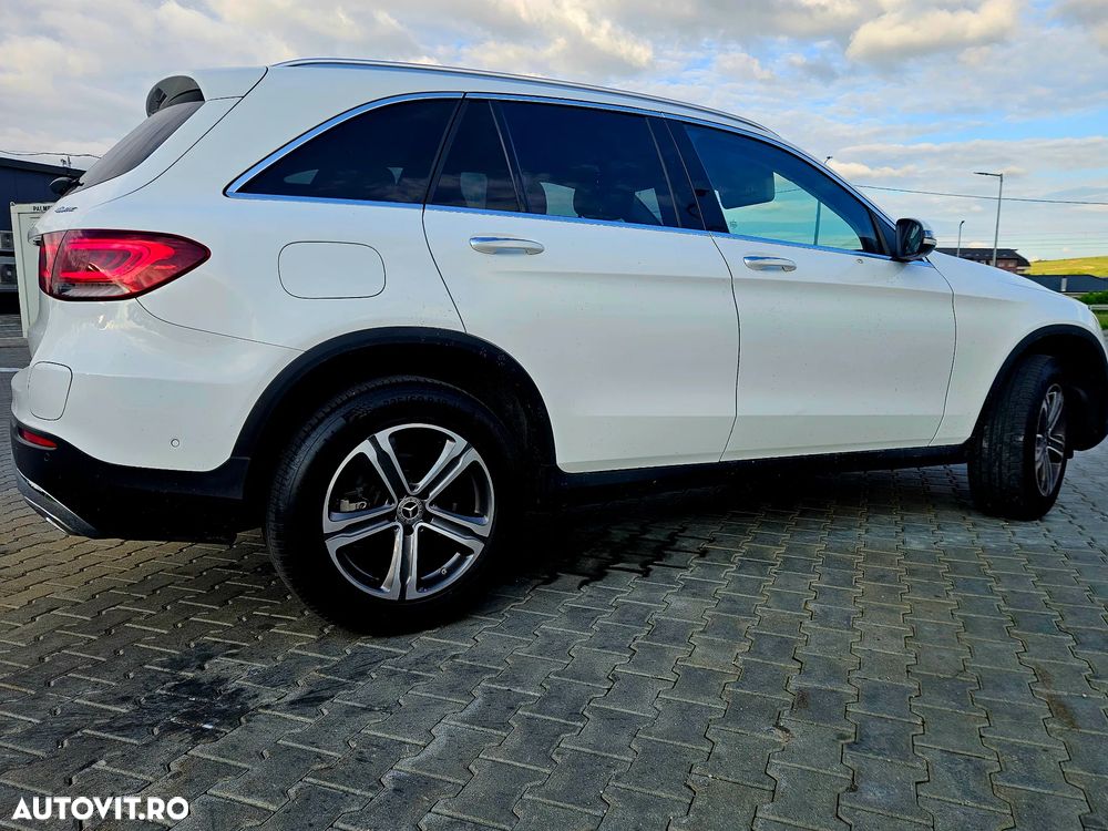 Mercedes-Benz GLC 300 e 4MATIC - 3