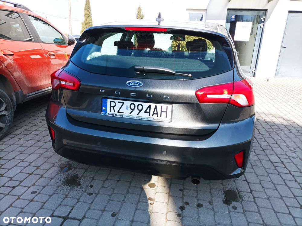 Ford Focus 1.0 EcoBoost Active - 11