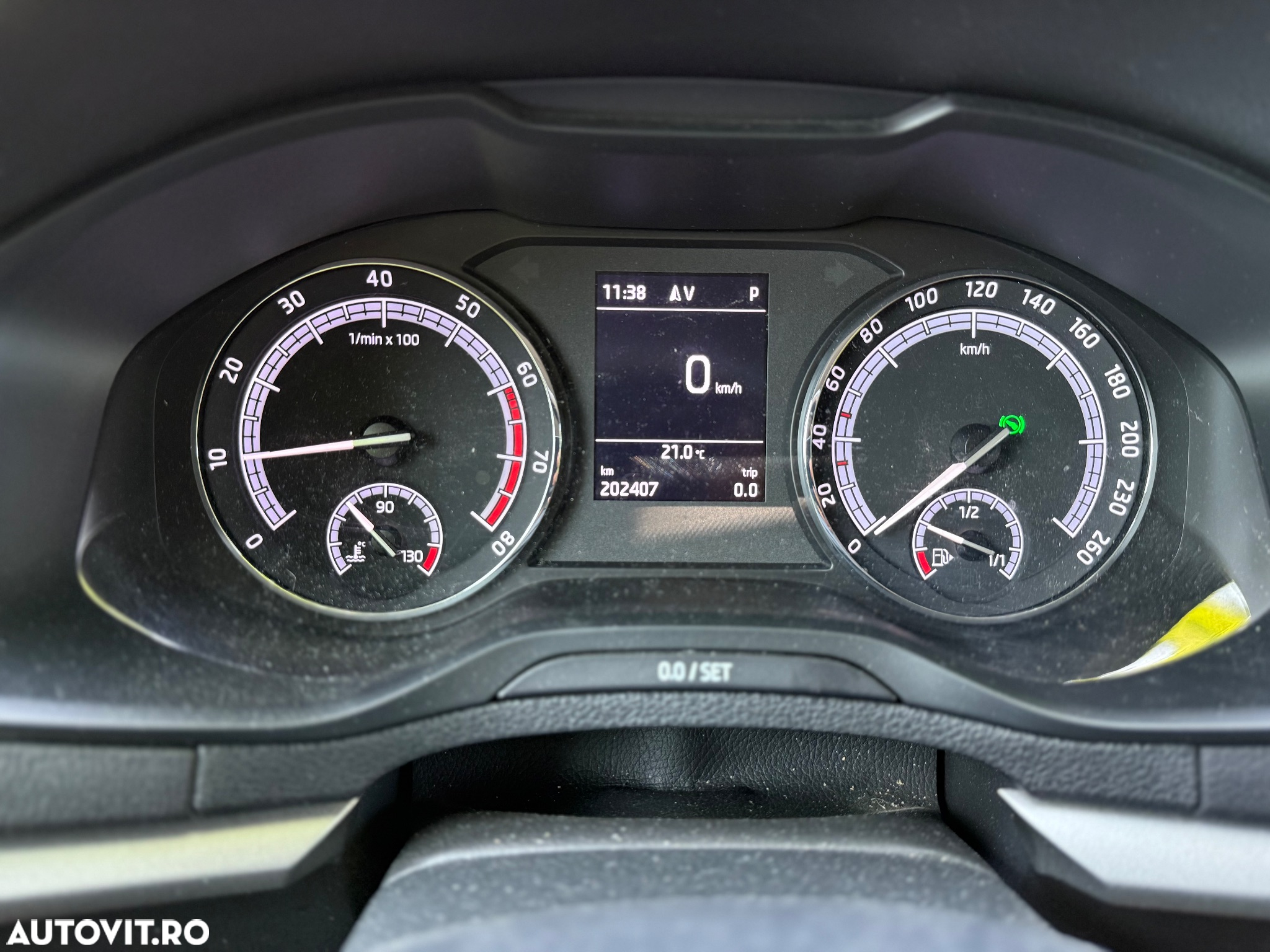 Skoda Karoq 1.0 TSI DSG Style - 9