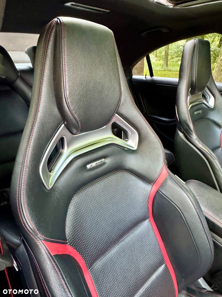 Mercedes-Benz CLA 45 AMG 4Matic 7G-DCT - 27