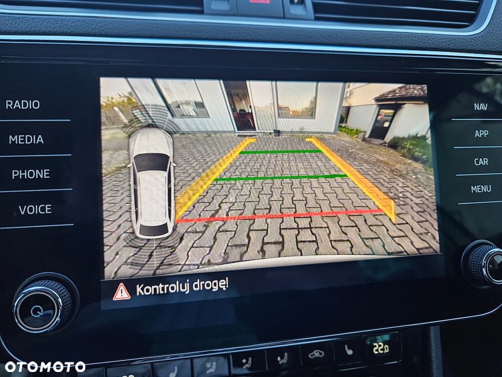Skoda Superb 2.0 TDI DSG Ambition - 32