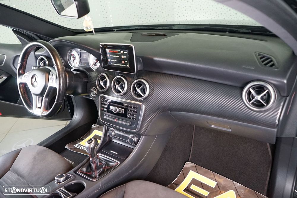 Mercedes-Benz A 180 d AMG Line - 16