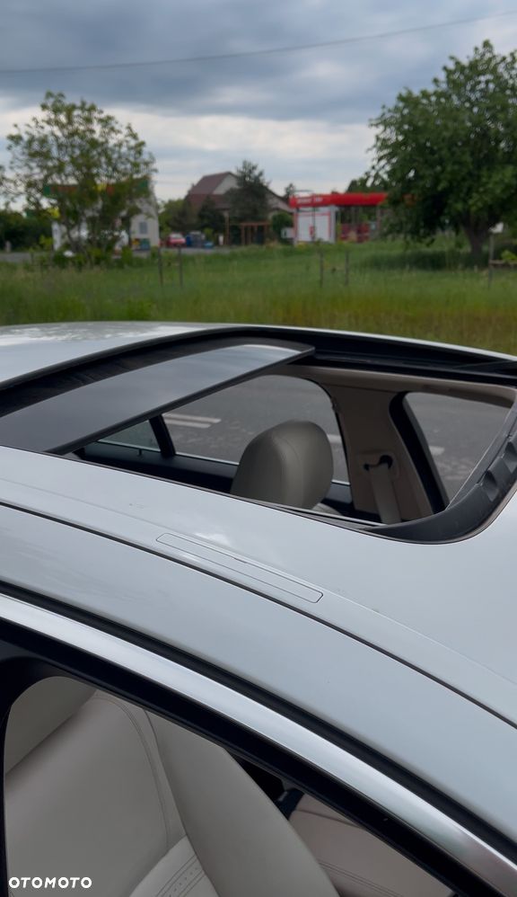 BMW Seria 5 528i xDrive Luxury Line - 7