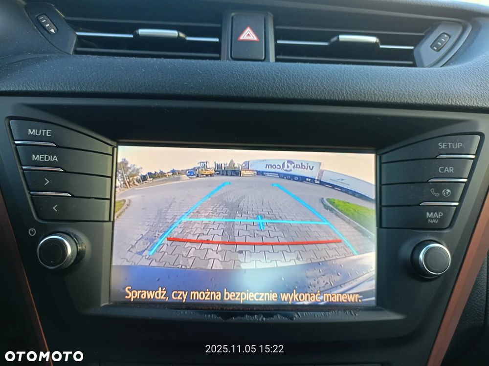 Toyota Avensis 1.8 Premium MS - 10