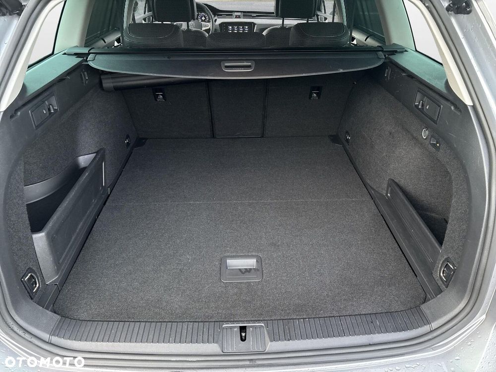 Volkswagen Passat - 29