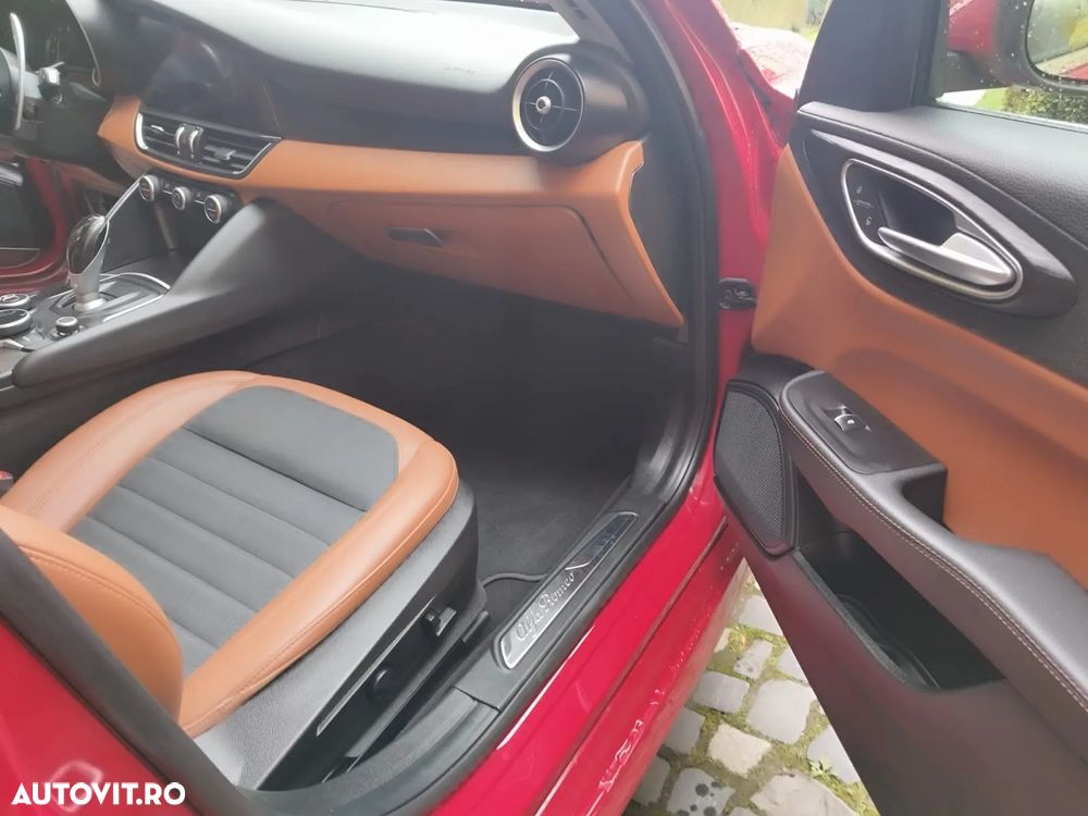 Alfa Romeo Giulia 2.0 Turbo 16V AT8 Business - 14