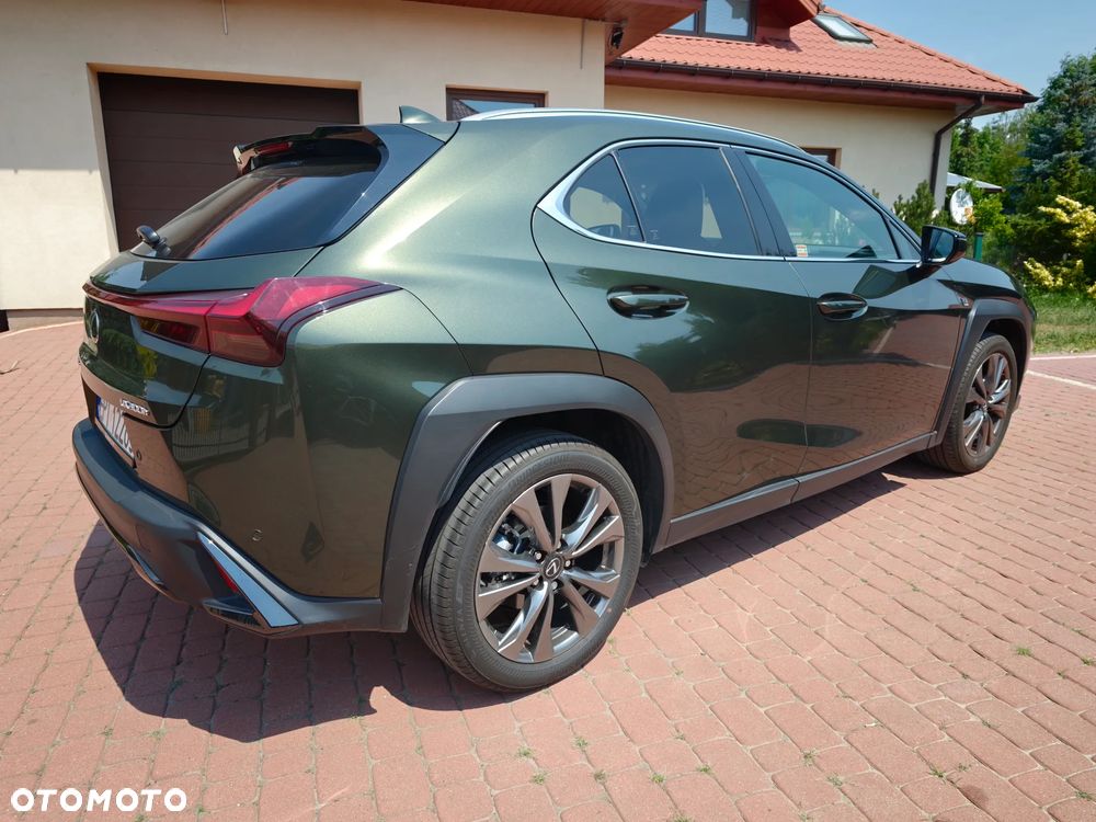 Lexus UX - 8