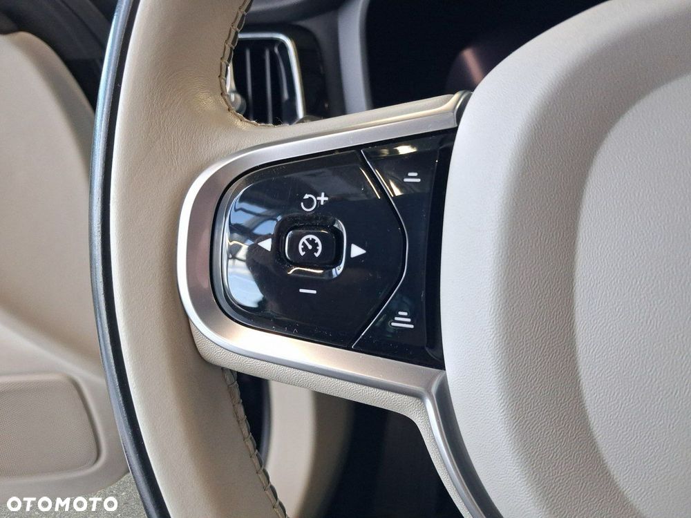 Volvo V60 Cross Country - 19