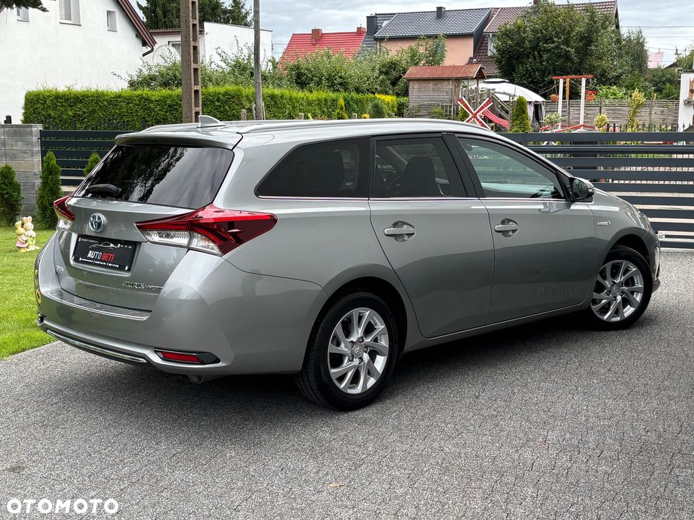Toyota Auris 1.8 HSD Prestige NAVI - 18