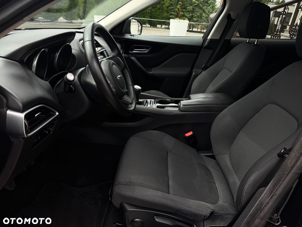 Jaguar F-Pace 20d AWD R-Sport - 28