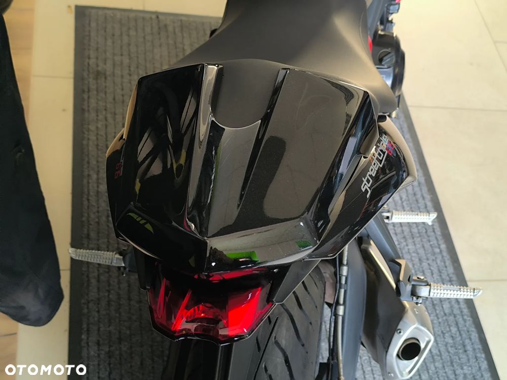 Triumph Street Triple - 20