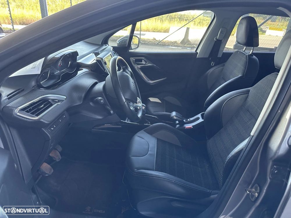 Peugeot 2008 1.2 PureTech Allure - 8