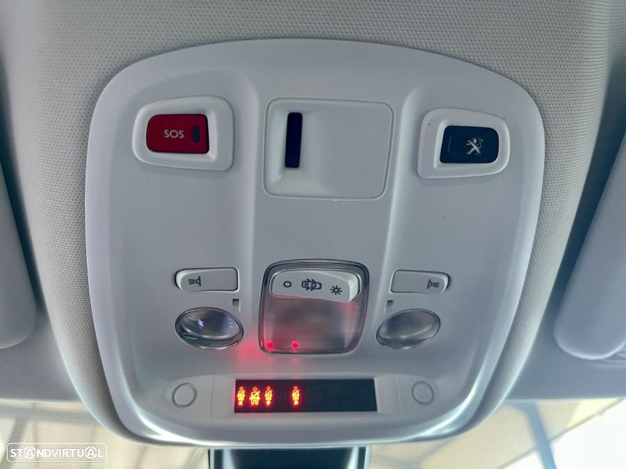 Peugeot 308 1.2 PureTech Allure Pack EAT8 - 23