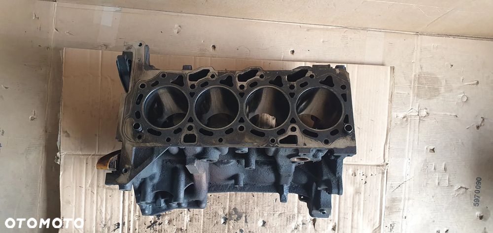 Silnik blok silnika słupek dół Fiat Ducato III Transit MK7 2.2 TDCI 6C1Q-6015-AD - 2
