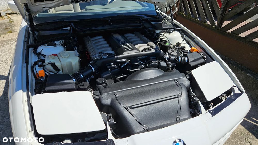 BMW Seria 8 - 32