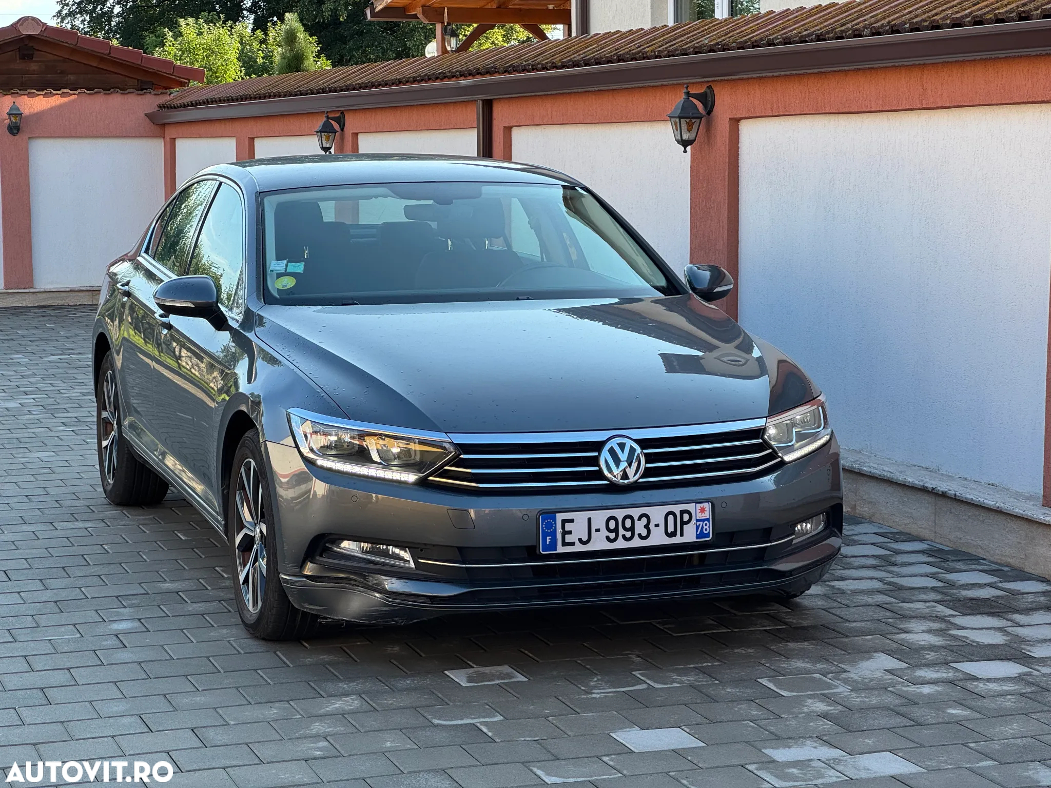 Volkswagen Passat - 13
