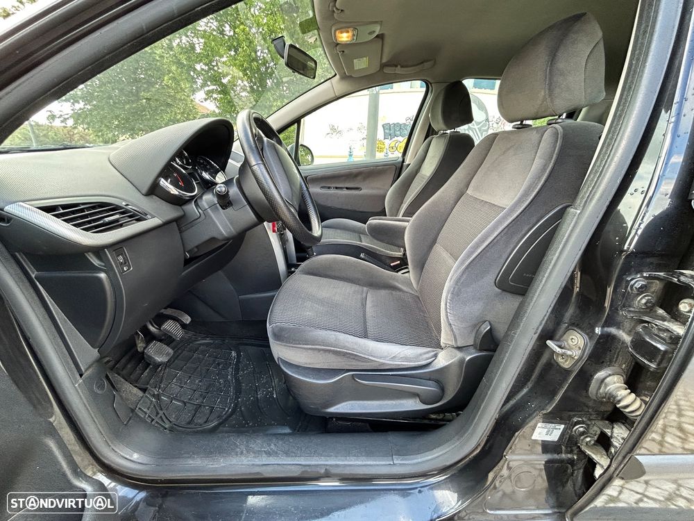 Peugeot 207 1.4 HDi Premium - 17