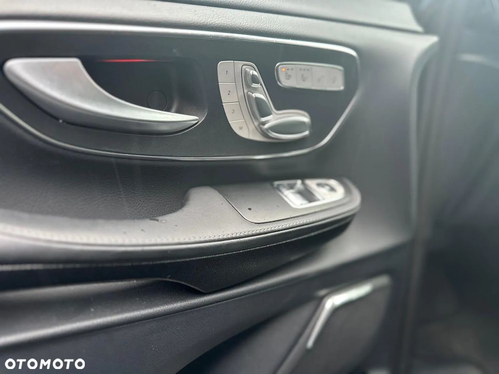 Mercedes-Benz Klasa V 300 d 4-Matic 9G-Tronic Exclusive (ekstra d³) - 15