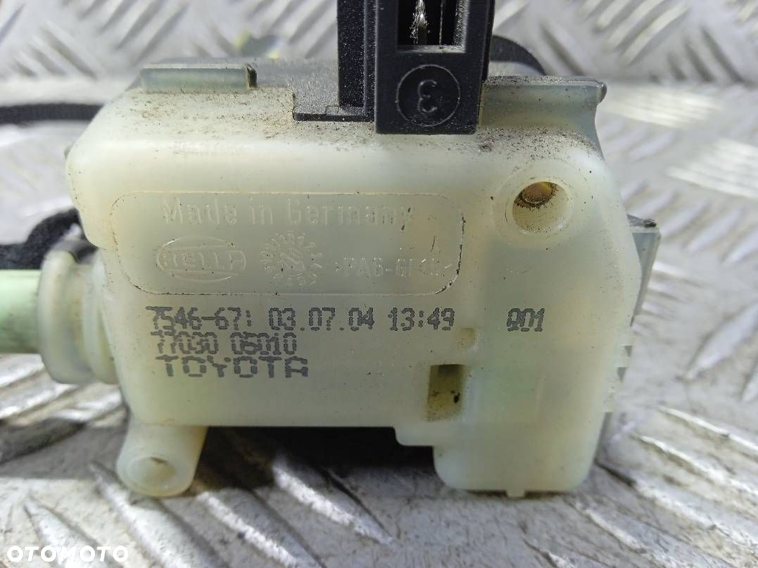 SIŁOWNIK KLAPKI WLEWU PALIWA TOYOTA AVENSIS T25 77030-06010 - 3