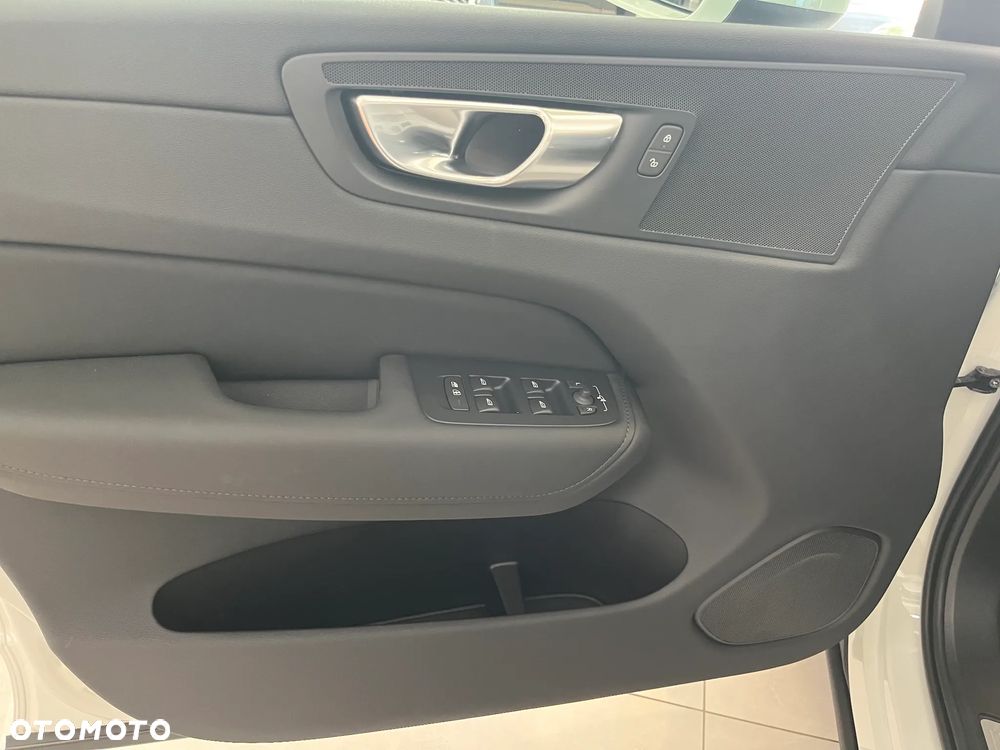 Volvo XC 60 B5 B AWD Core - 9