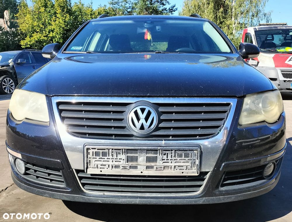 VW PASSAT B6 KOMBI ZDERZAK PRZEDNI PRZÓD GRILL LC9X
