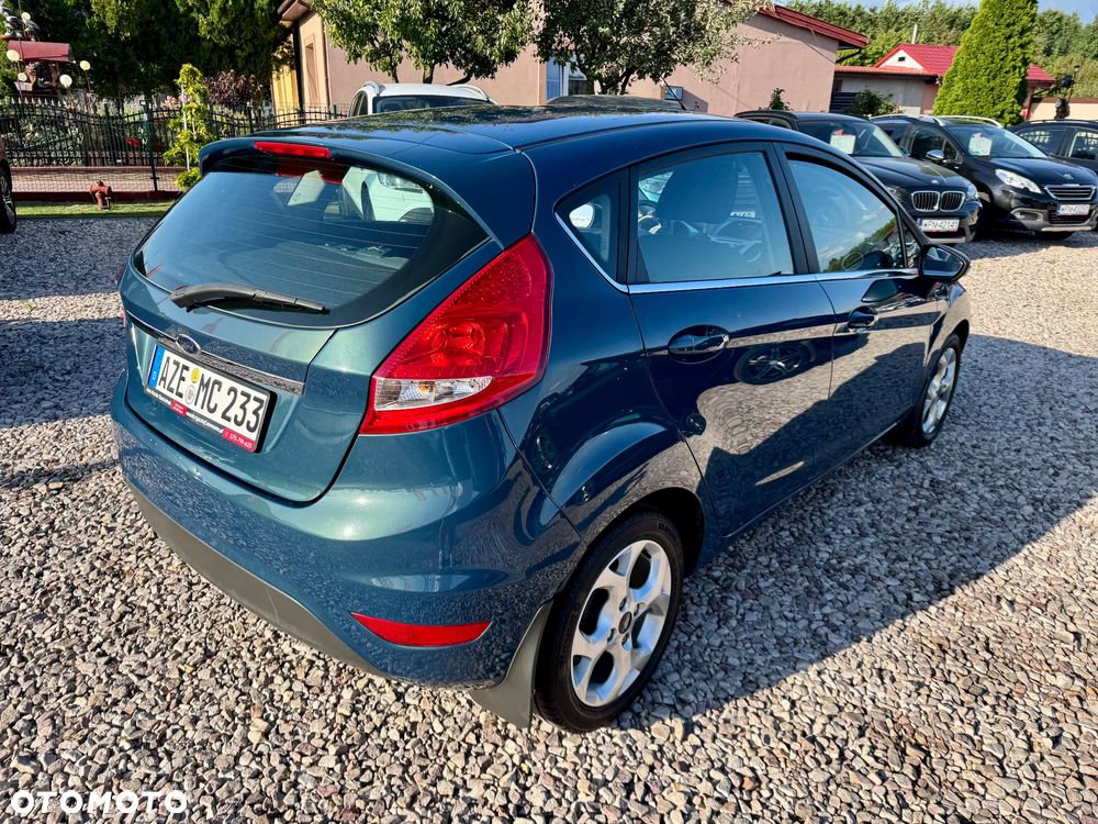 Ford Fiesta - 25