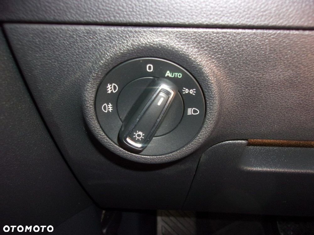 Skoda Karoq 1.5 TSI ACT 4x2 Style DSG - 16