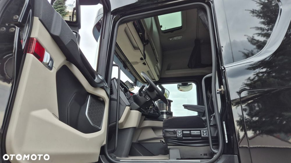 Scania ///S450///2021///RETARDER/// FULL LED///ALUMINIOWE FELGI/// ZABUDOWY MIĘDZYOSIOWE/// ORUROWANIE///DUŻE ZBIORNIKI/// WYŚWIETLACZ OBCIĄŻENIA/// NAWIGACJA///STAN BARDZO DOBRY - 23