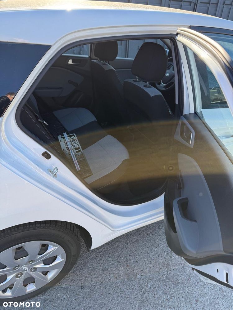 Hyundai i20 1.2 Select - 29