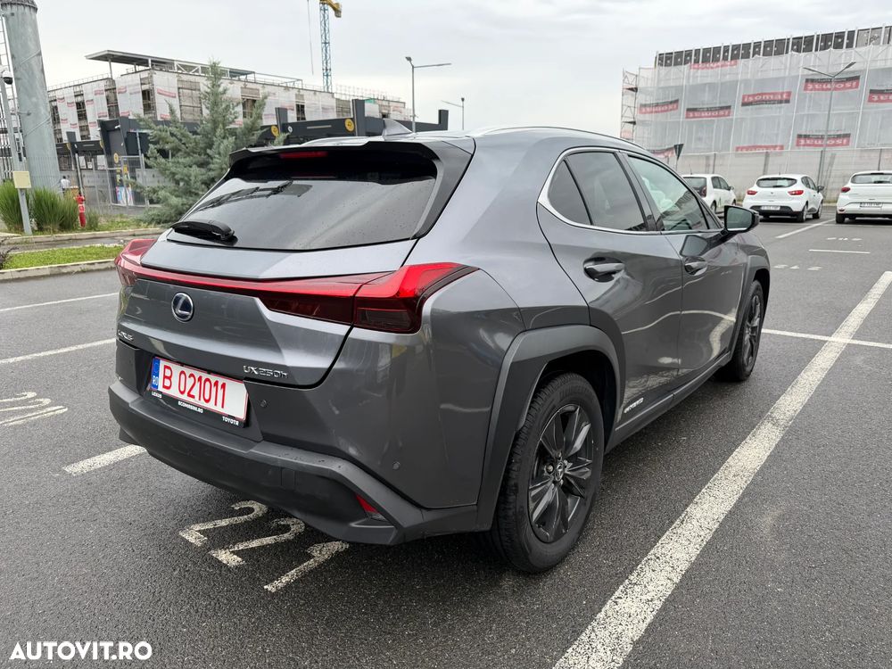 Lexus UX - 6