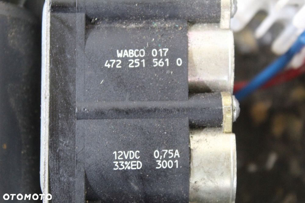 KOMPRESOR SPRĘŻARKA ZAWIESZENIA NIVO BMW E39 E53 - 4