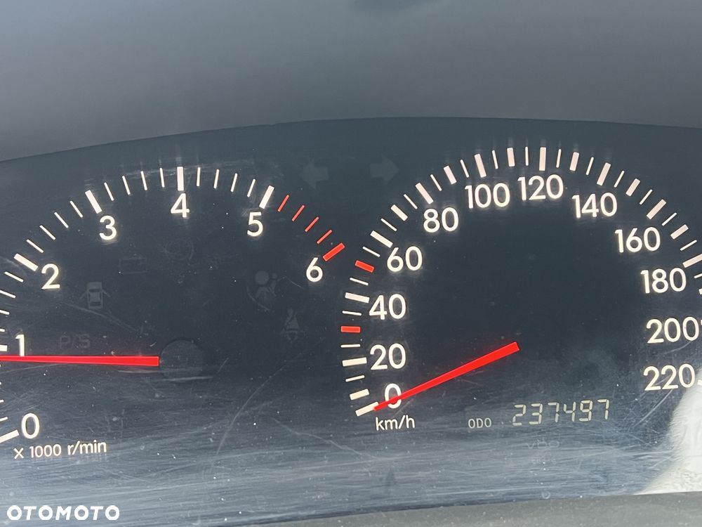 Toyota Corolla - 6