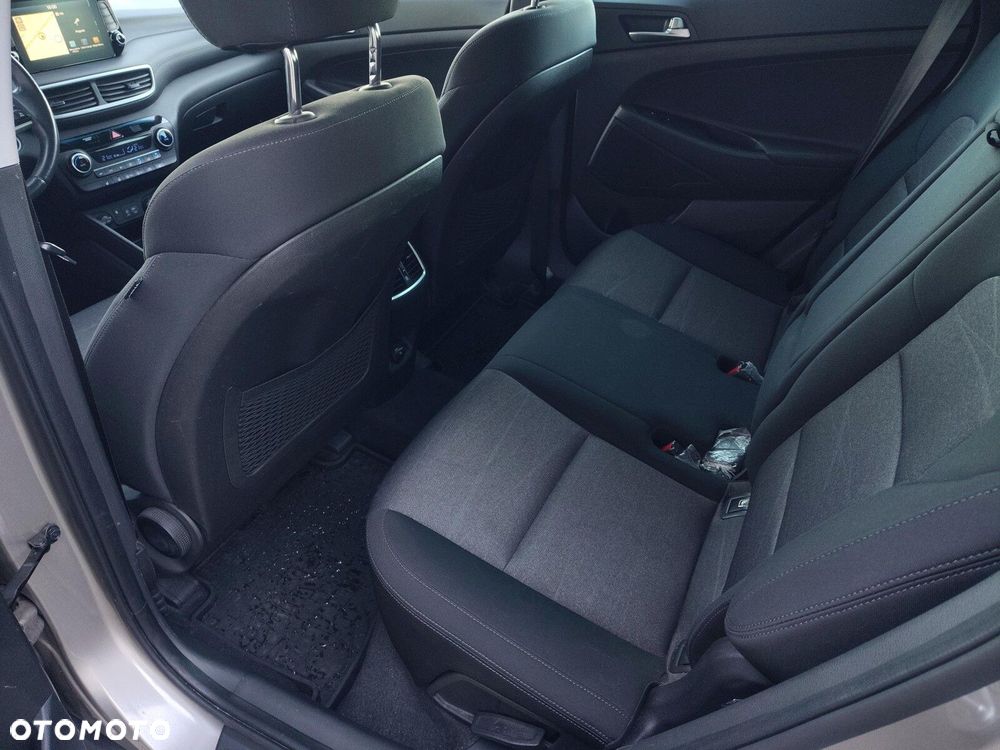 Hyundai Tucson 1.6 GDI BlueDrive Style 2WD - 24