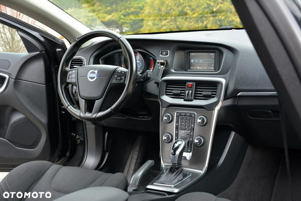Volvo V40 D3 Geartronic Momentum - 22