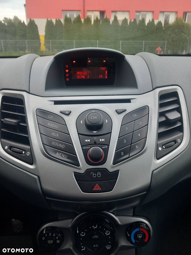 Ford Fiesta 1.25 Trend - 12