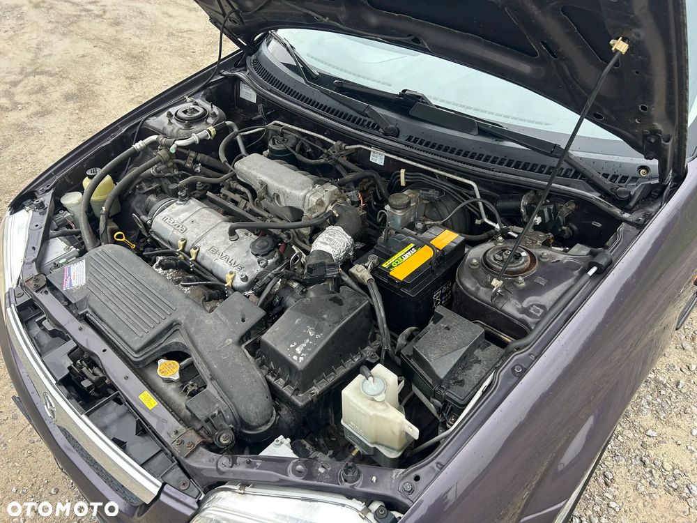 Mazda 323F - 8