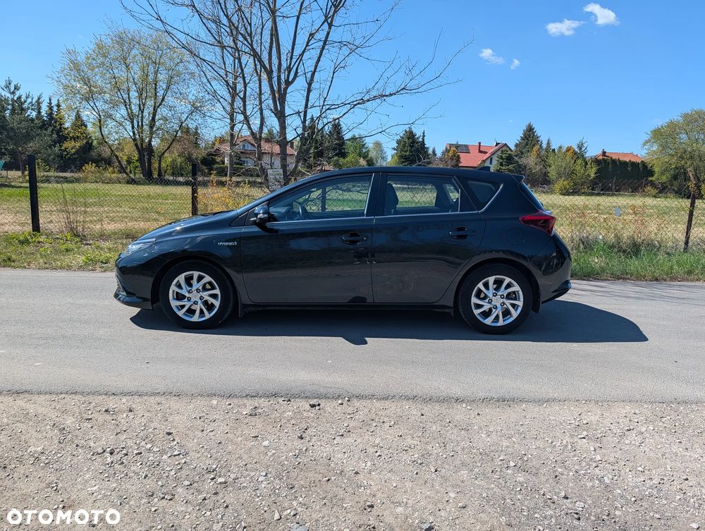 Toyota Auris Hybrid 135 Prestige - 2