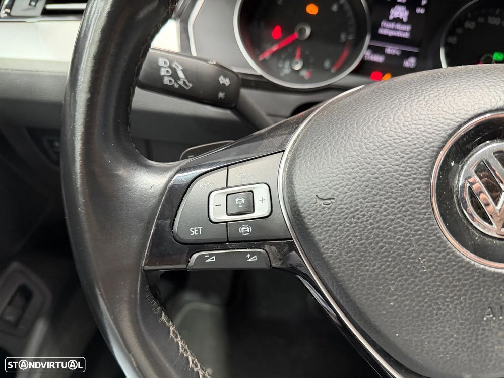VW Passat 1.6 TDI Business DSG - 18