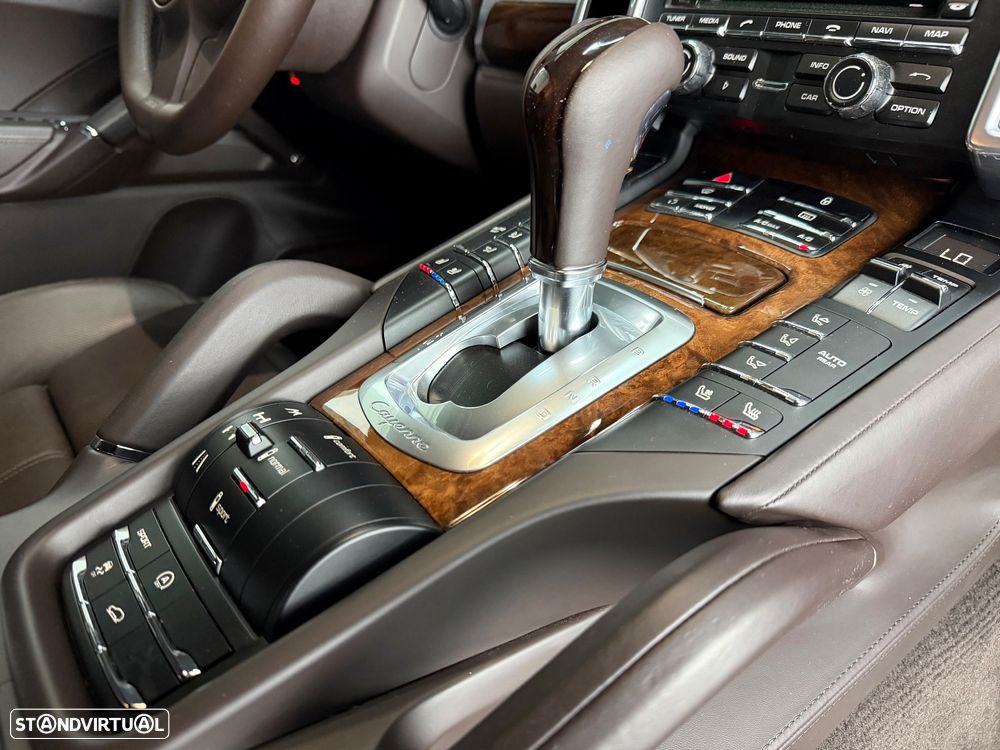 Porsche Cayenne Tiptronic S - 26