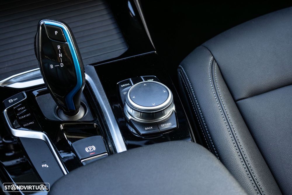 BMW iX3 Inspiring - 26