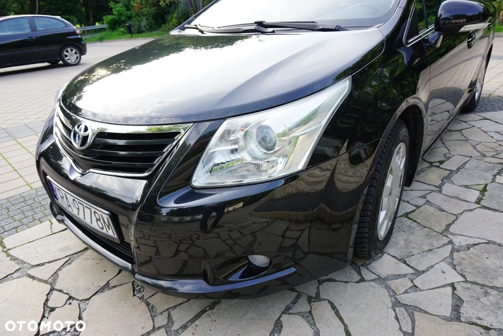 Toyota Avensis - 8