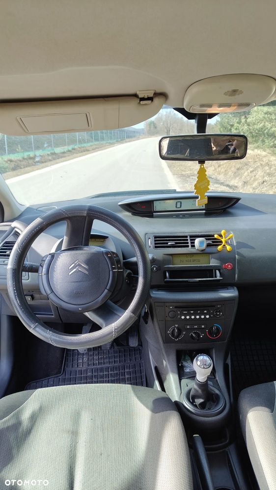 Citroën C4 1.4 16V X - 9
