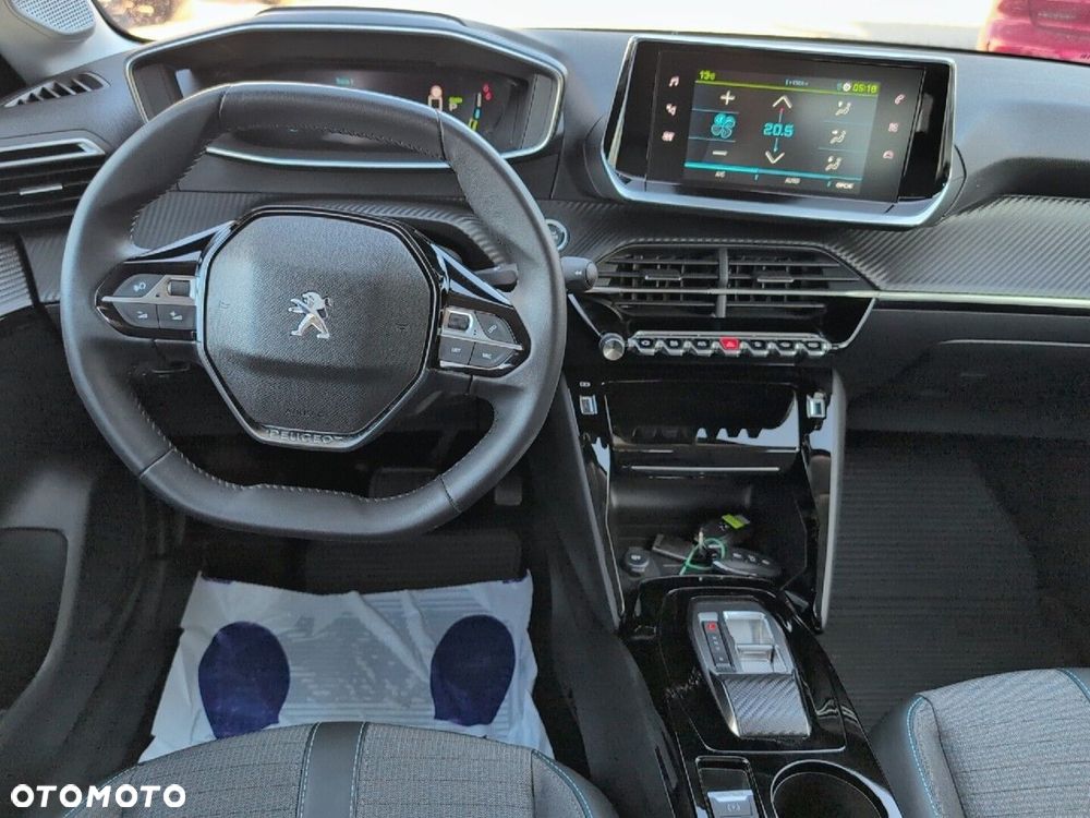 Peugeot 208 - 12