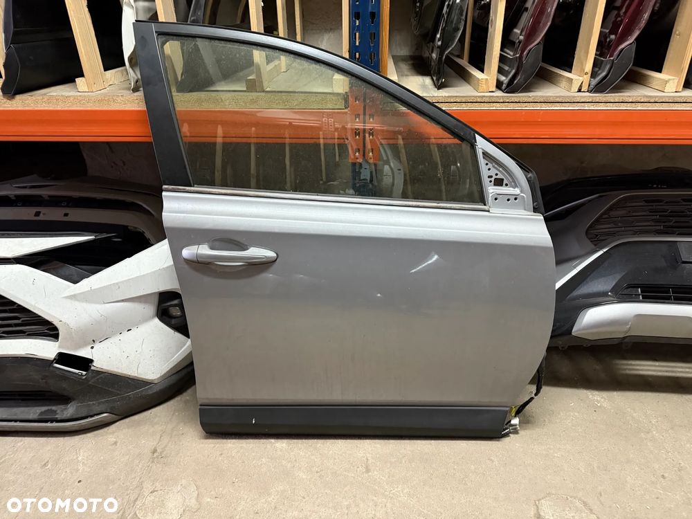 Drzwi | przednie prawe | Toyota RAV-4 | RAV4 IV - srebrne - 1