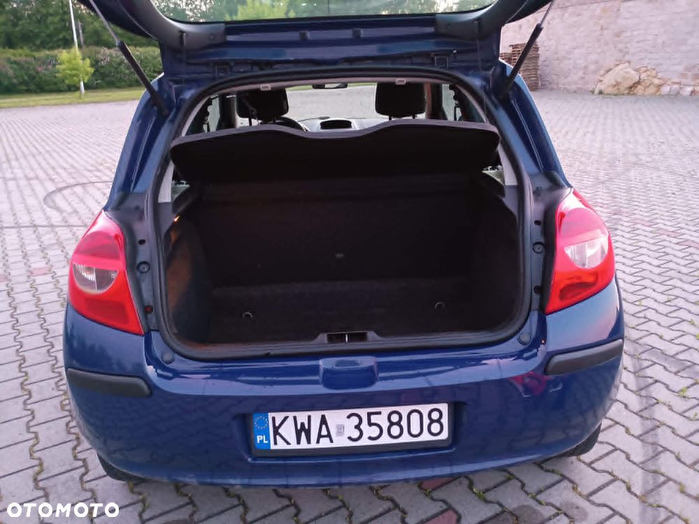 Renault Clio - 11